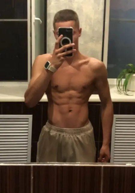 Ростислав з Мирнограда, мені 22 років, познайомлюсь для постійних стосунків