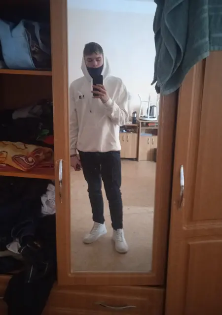 Александр из Хабаровска, мне 20, познакомлюсь на одну ночь