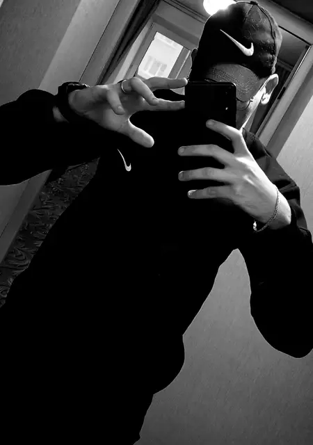 Я Павел, 21, из Тамбова, ищу знакомство для постоянных отношений