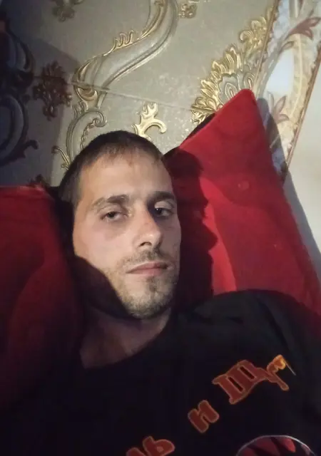 Влад из Волжского, мне 32, познакомлюсь без обязательств