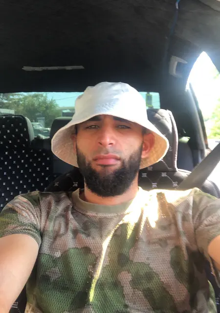 Марат из Аксая, мне 30, познакомлюсь без обязательств