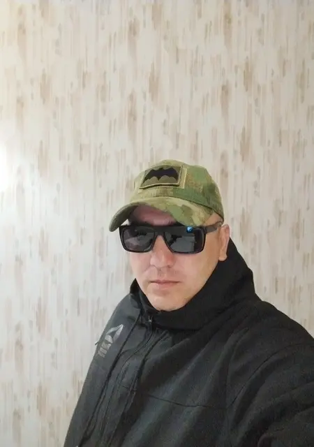 Артем из Симферополя, мне 39, познакомлюсь без обязательств