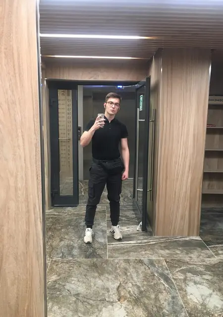 Я Дмитрий, 24, знакомлюсь для общения в Кирове