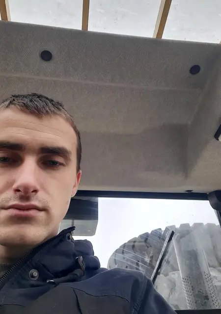 Я Влад, 29, из Вольногорска, ищу знакомства без обязательств