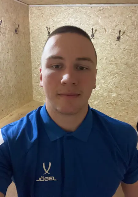 Я Дима, 21, знакомлюсь на одну ночь в Кирове