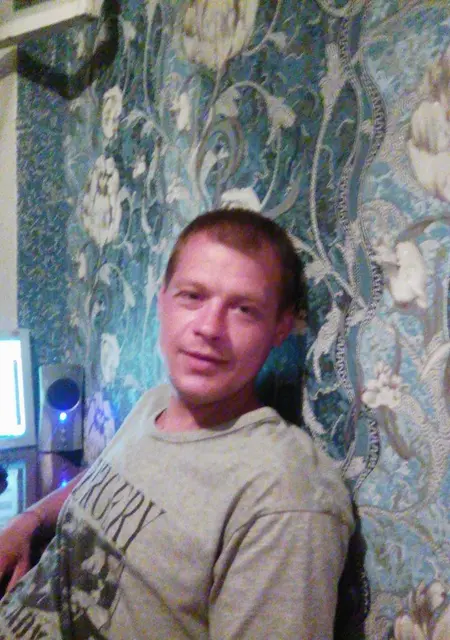 Юрий из Маркса, мне 39, познакомлюсь для постоянных отношений