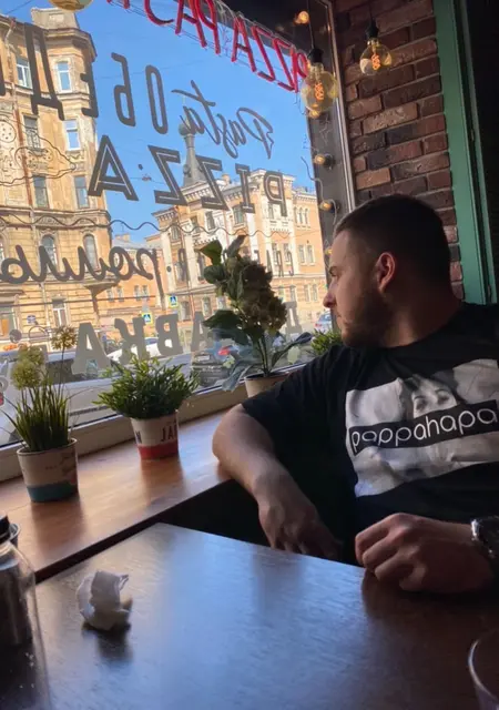 Я Артём, 29, знакомлюсь на одну ночь в Северодвинске