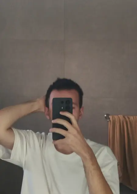 Я Степан, 19, из Воронежа, ищу знакомства на одну ночь