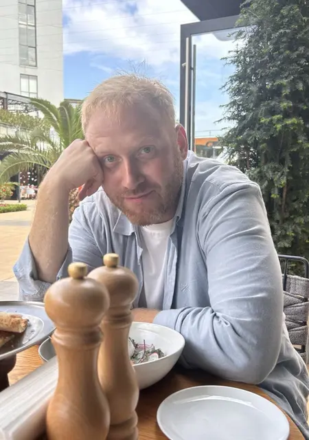 Я Виктор, 39, из Екатеринбурга, ищу знакомства без обязательств