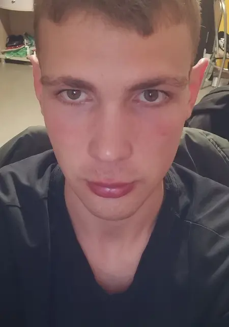 Данил из Серова, ищу на сайте знакомства на одну ночь