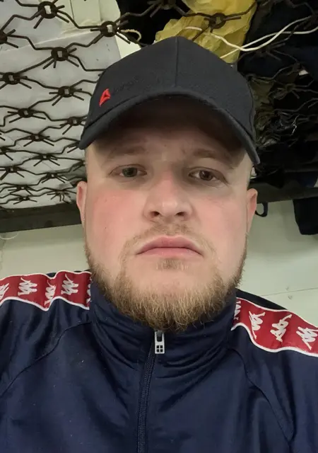 Александр из Томска, мне 28, познакомлюсь для общения