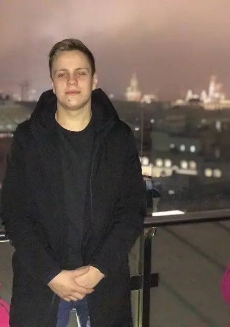 Максим из Щелково, мне 24, познакомлюсь для открытые отношения