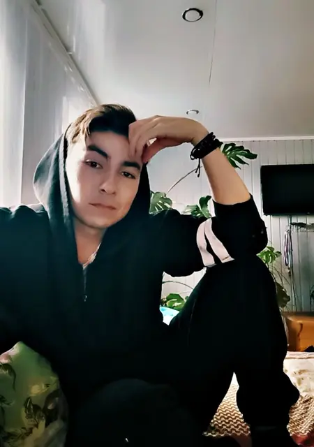 Я Danik, 26, из Краскова, ищу знакомства без обязательств