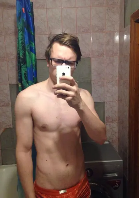 Александр из Ноябрьска, ищу на сайте знакомства без обязательств