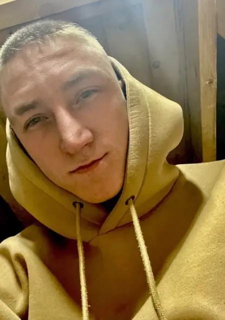 Я Евгений, 24, знакомлюсь для постоянных отношений в Санкт-Петербурге