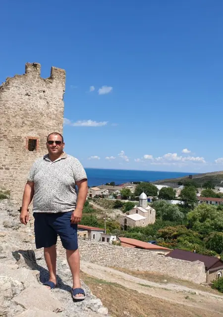 Овик из Наро-Фоминска, мне 44, познакомлюсь на одну ночь