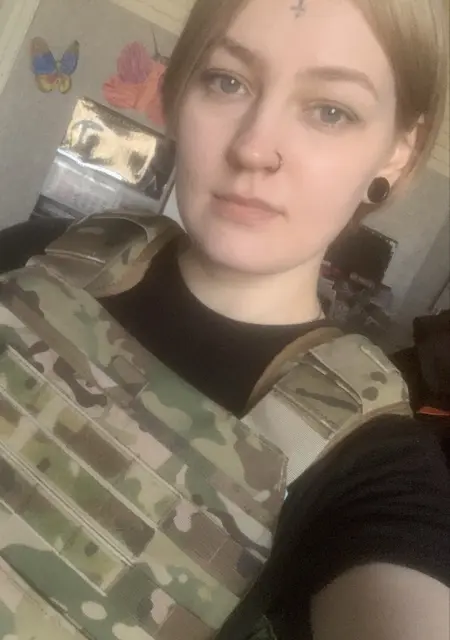 Я Кира, 26, из Санкт-Петербурга, ищу знакомство для открытые отношения