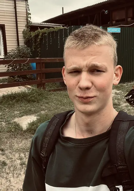 Я Александр, 20, из Иркутска, ищу знакомства без обязательств