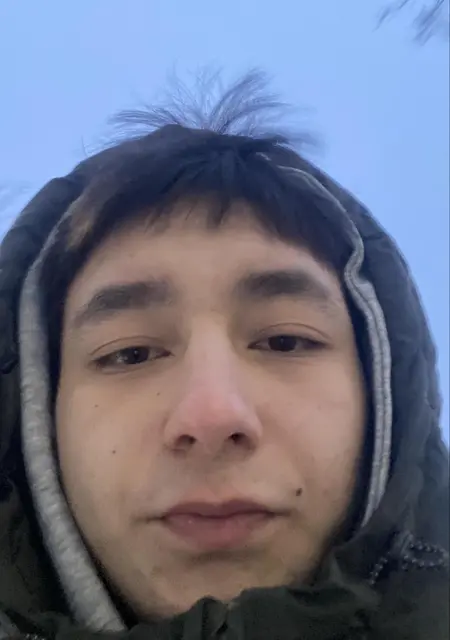 Я Степан, 18, знакомлюсь без обязательств в Санкт-Петербурге