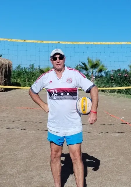 Я Вадим, 59, из Санкт-Петербурга, ищу знакомство для совместных путешествий