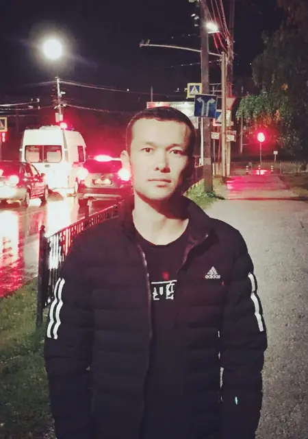 Я Toha, 25, из Ухты, ищу знакомства на одну ночь