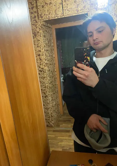 Я Максим, 22, знакомлюсь на одну ночь в Кольчугине