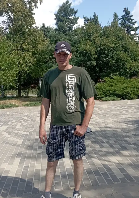 Андрей из Воронежа, мне 45, познакомлюсь для постоянных отношений