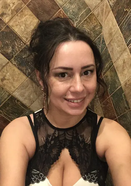 Я Мариша, 41, из Омска, ищу знакомство для постоянных отношений