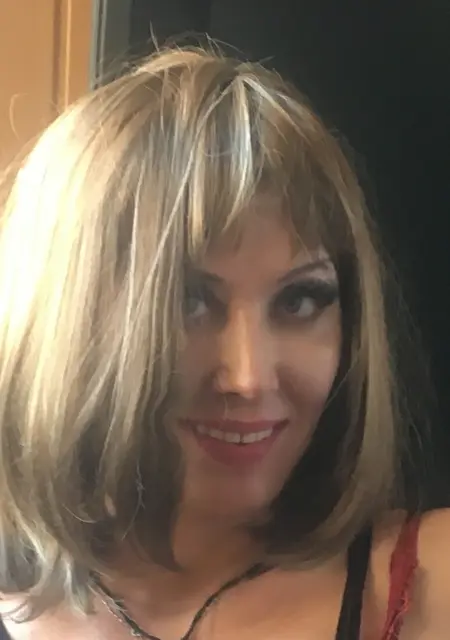 Я Кристина, 44, из Новосибирска, ищу знакомство для приятного времяпровождения