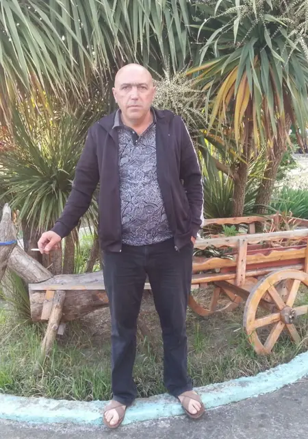 Сергей из Новороссийска, мне 56, познакомлюсь на одну ночь