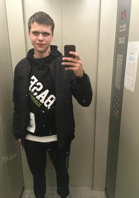 Я Андрей, 27, из Лобни, ищу знакомства на одну ночь