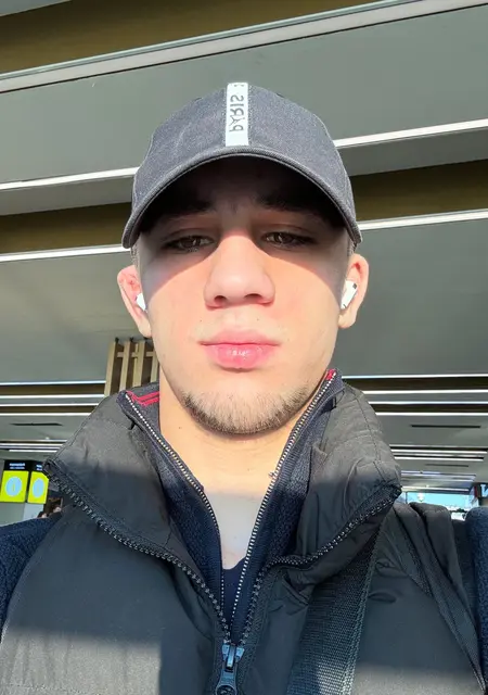 Я Islam, 24, из Одинцова, ищу знакомства без обязательств