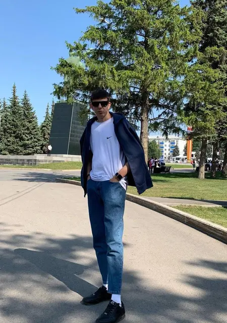 Я Евгений, 21, знакомлюсь на одну ночь в Анапе