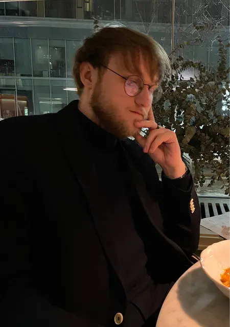 Я Михаил, 23, знакомлюсь для открытые отношения в Санкт-Петербурге