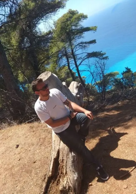 Dimitris из Афин, мне 34, познакомлюсь