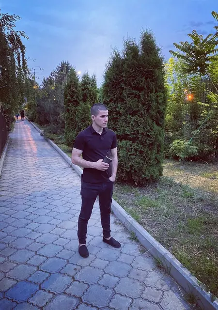 Я Артур, 28, знакомлюсь на одну ночь в Ставрополе