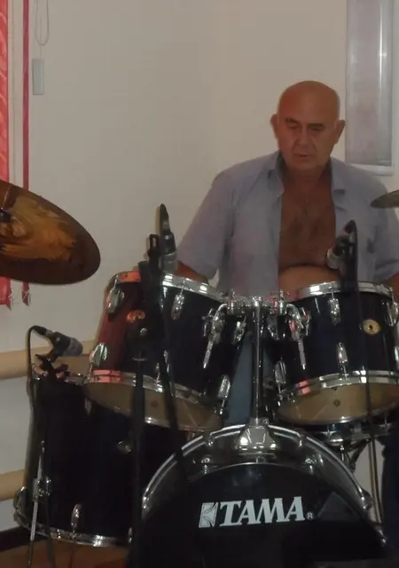 Олег из Астрахани, ищу на сайте знакомства на одну ночь