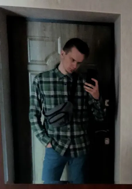 Александр из Орла, мне 26, познакомлюсь для приятного времяпровождения