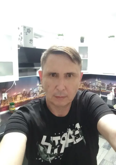Я Илья, 41, из Екатеринбурга, ищу знакомство для совместных путешествий