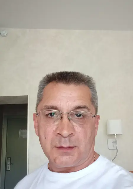 Василий из Хабаровска, ищу на сайте знакомства на одну ночь