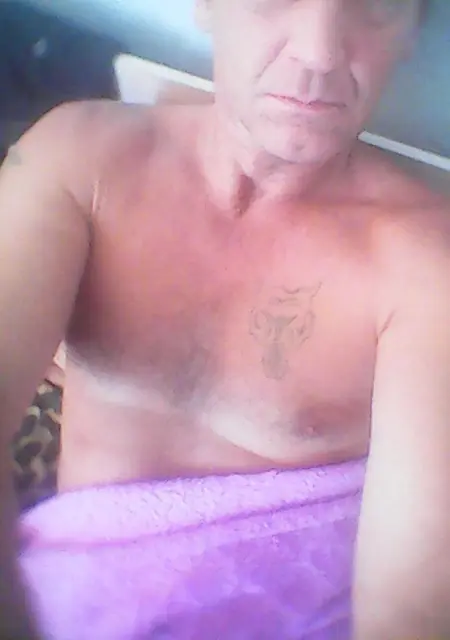 Влад из Владивостока, ищу на сайте знакомства на одну ночь