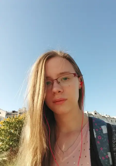 Кира из Севастополя, ищу на сайте приятное времяпровождение