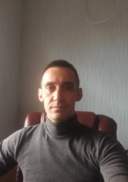 Я Саша, 36, знакомлюсь без обязательств в Ялте