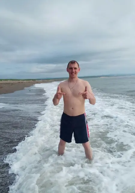 Evgeny из Долинска, мне 25, познакомлюсь на одну ночь