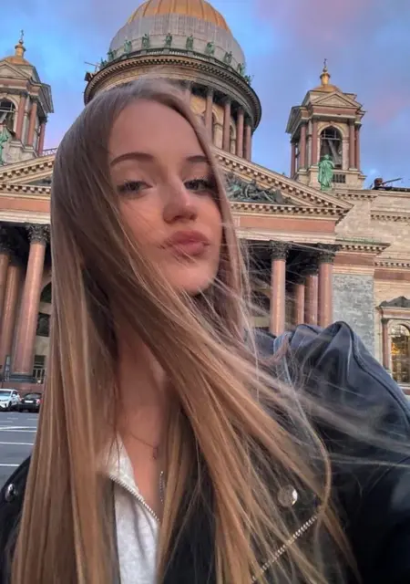 Я Юля, 18, из Санкт-Петербурга, ищу знакомства на одну ночь