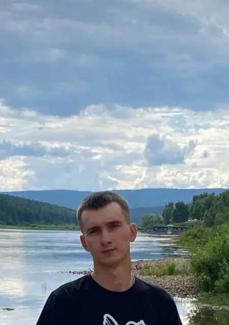 Я Виктор, 21, из Оренбурга, ищу знакомство для приятного времяпровождения