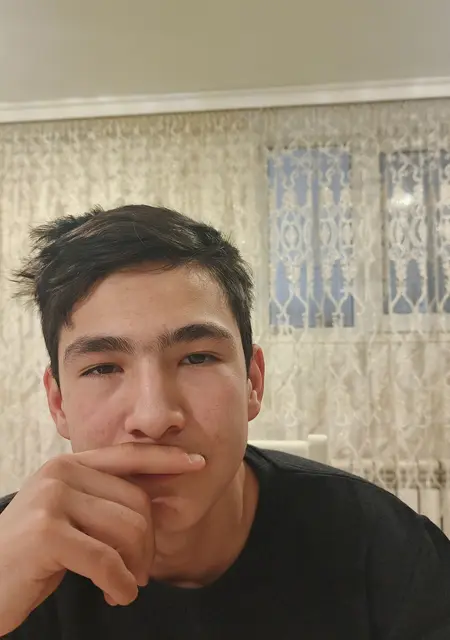 Я Георгий, 18, знакомлюсь для открытые отношения в Владикавказе