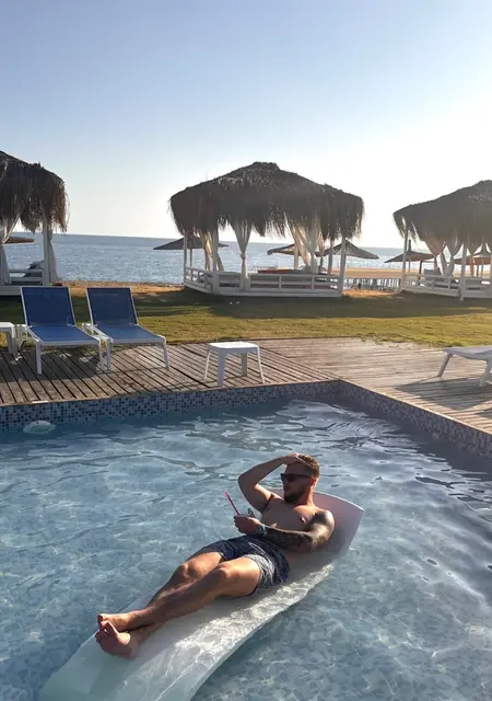 Я Павел, 27, из Рязани, ищу знакомства без обязательств