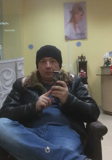 Я Александр, 46, из Тобольска, ищу знакомства без обязательств