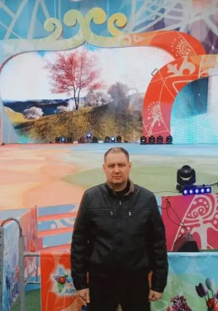 Александр из Твери, ищу на сайте знакомства без обязательств